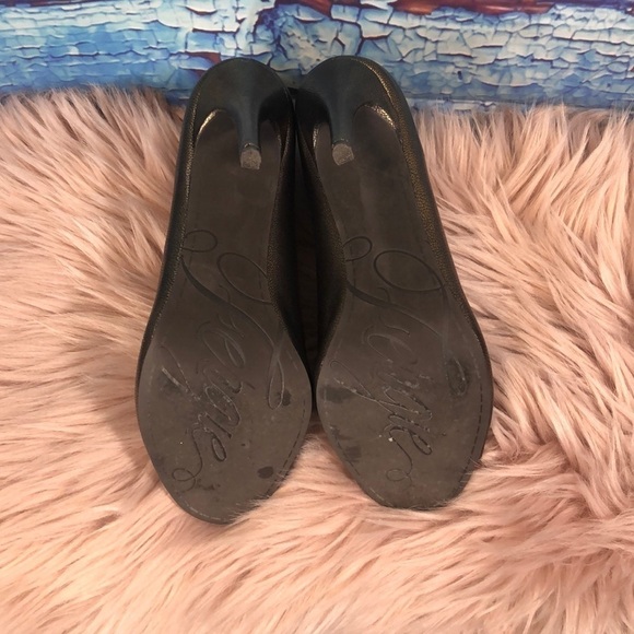 𝅺FERGIE FootWear Heels - Picture 4 of 9